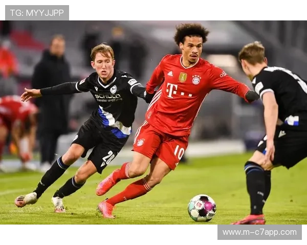 德甲拜仁慕尼黑训练课曝光,三中卫体系应对多线作战 德甲拜仁慕尼黑训练课曝光,三中卫体系应对多线作战